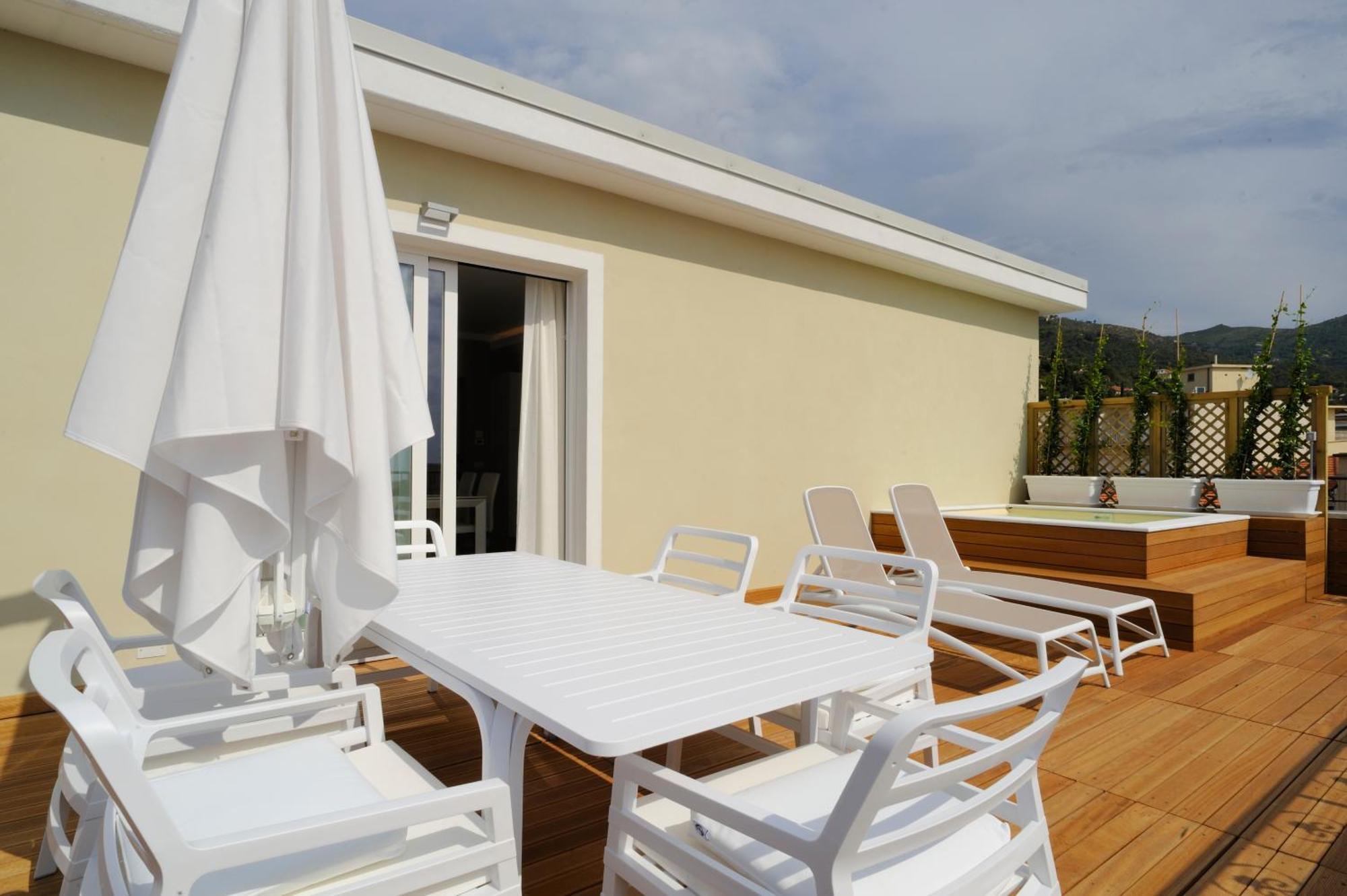 Residence San Marco Suites&Apartments Alassio Oda fotoğraf